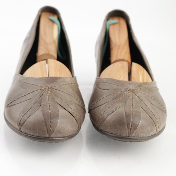 Born Womens Charolette Flats Size 8 Gray Leather Slip On Shoe Flower Embroidered - Picture 11 of 12
